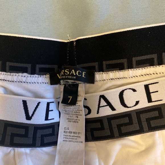 VERSACE GRECA BORDER TRUNKS - Picture 2 of 5